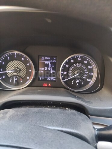 Hyundai Elantra-13