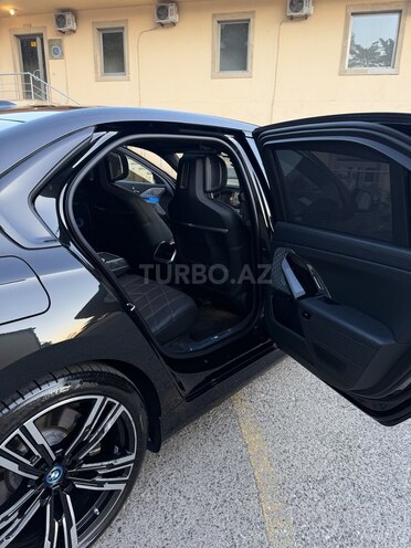BMW i7-9