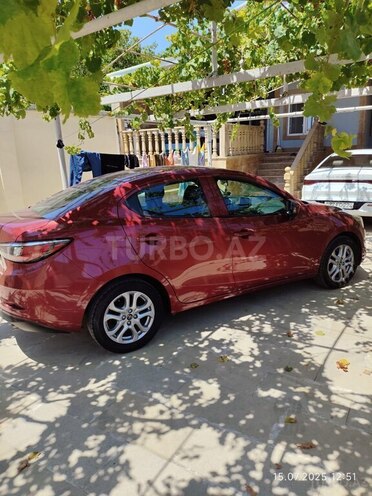 Toyota Yaris iA-5