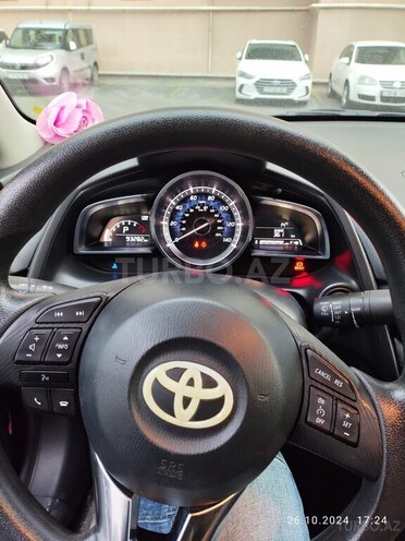 Toyota Yaris iA-8