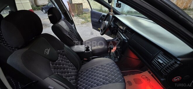 Opel Vectra-12