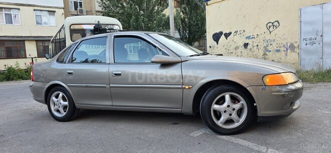 Opel Vectra-17