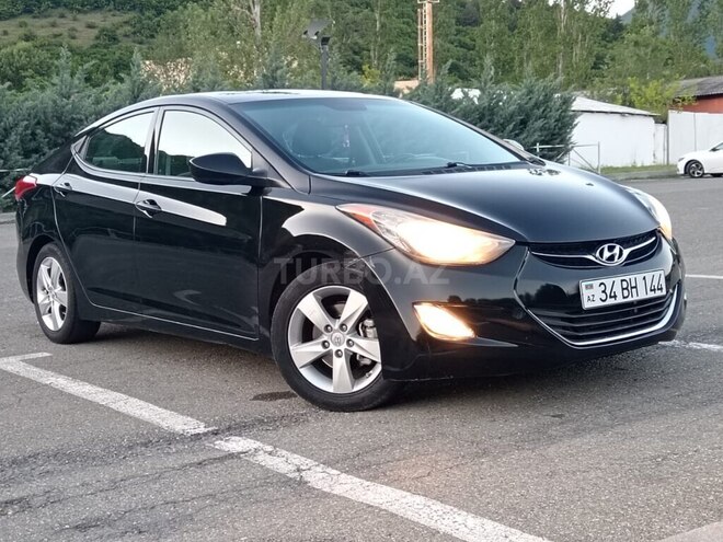 Hyundai Elantra-2