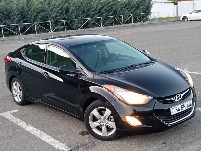 Hyundai Elantra-1