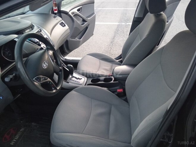 Hyundai Elantra-9