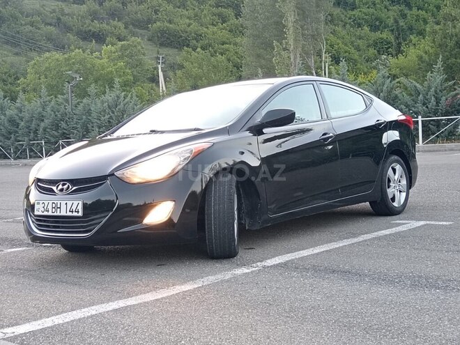 Hyundai Elantra-4