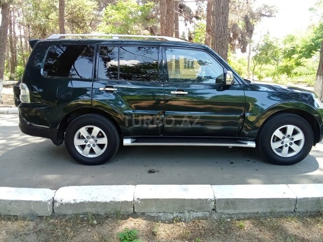 Mitsubishi Pajero-3