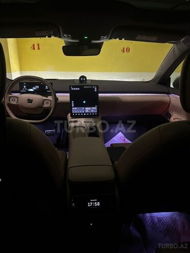 Nio ET7-13