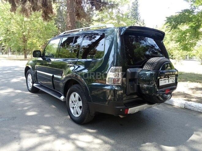 Mitsubishi Pajero-6