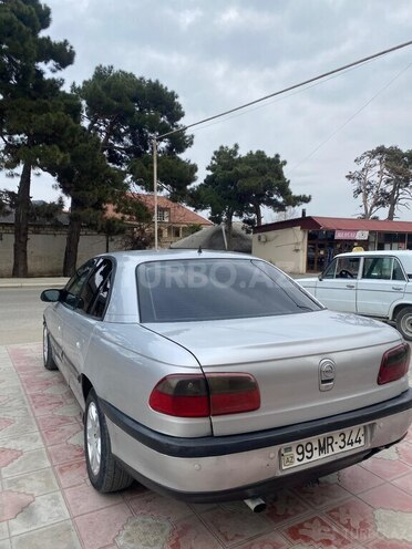 Opel Omega-2
