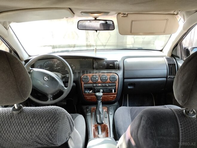 Opel Omega-5