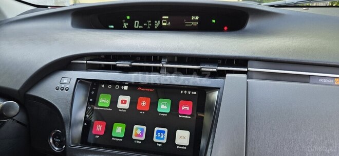 Toyota Prius-14