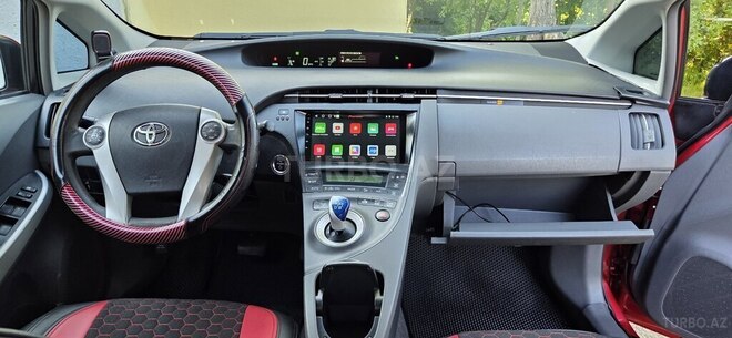 Toyota Prius-13