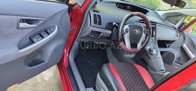 Toyota Prius-11