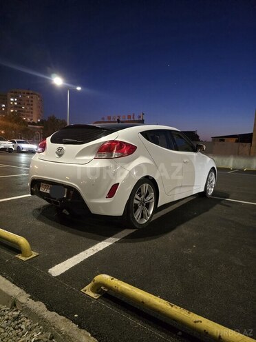 Hyundai Veloster-3