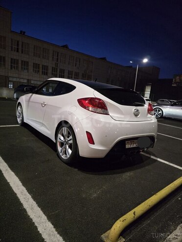 Hyundai Veloster-2