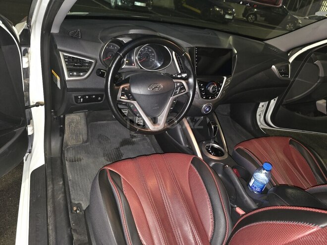 Hyundai Veloster-11