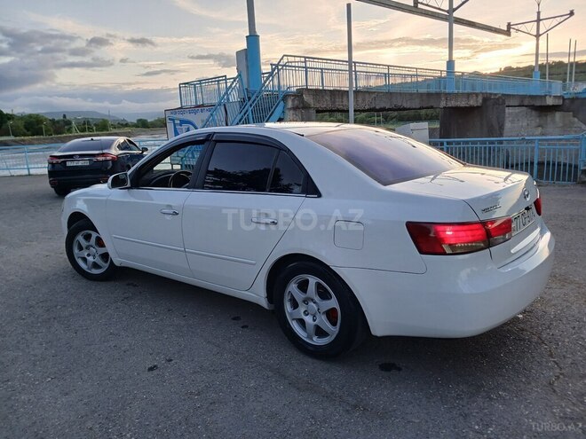 Hyundai Sonata-13