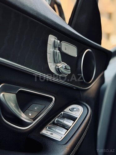 Mercedes C 300-11