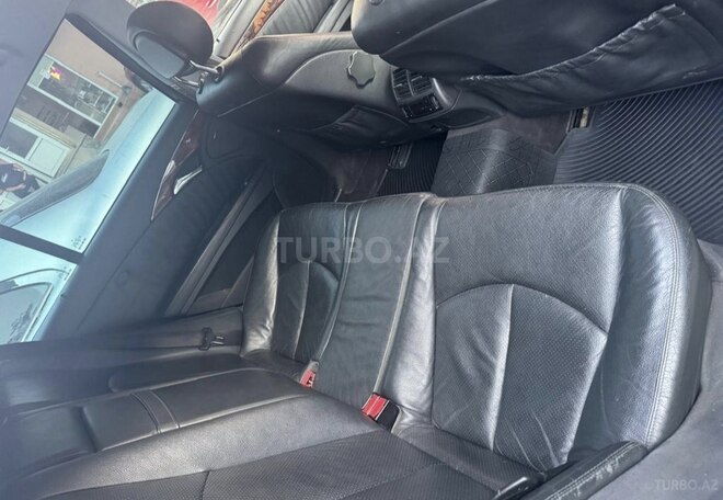 Mercedes E 240-8