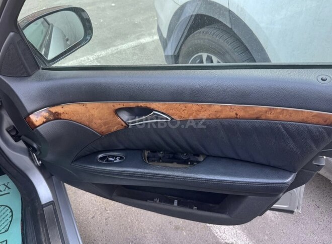 Mercedes E 240-9