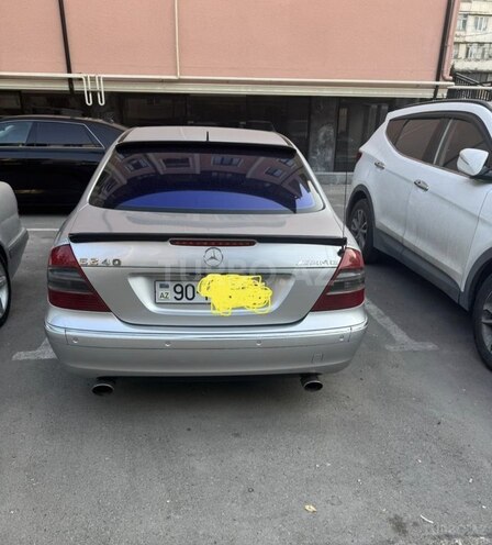 Mercedes E 240-2