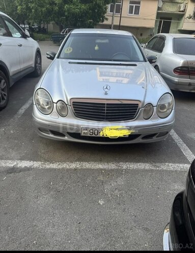 Mercedes E 240-1