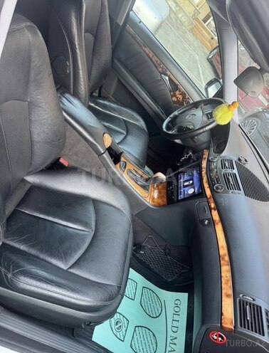 Mercedes E 240-10