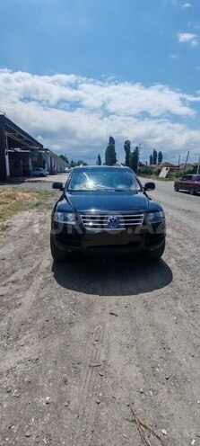 Volkswagen Touareg-1