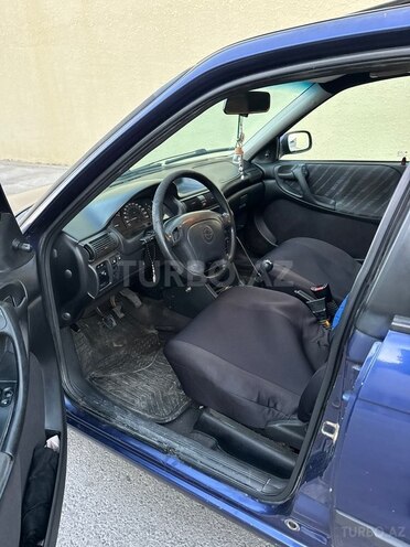 Opel Astra-11