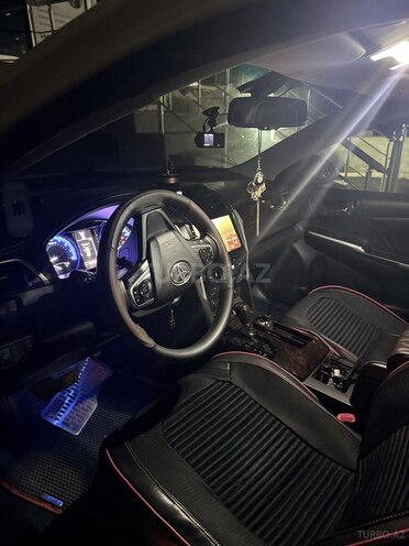 Toyota Camry-5