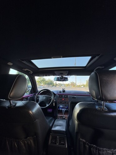 Mercedes E 320-15