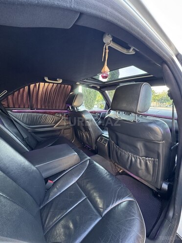 Mercedes E 320-20