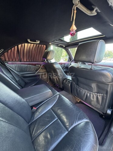 Mercedes E 320-19