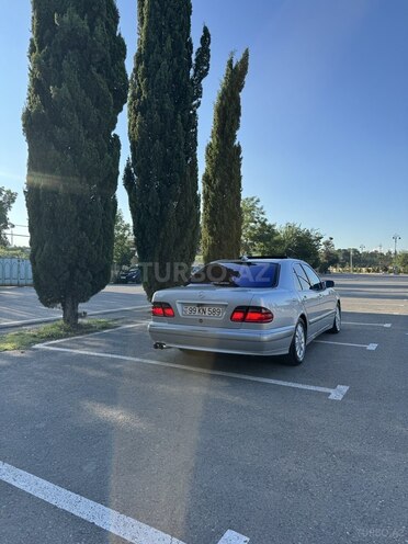 Mercedes E 320-10