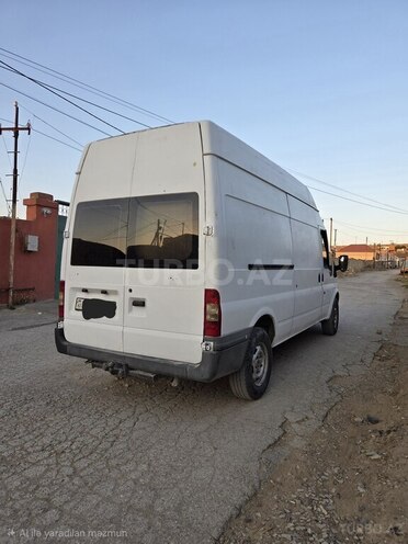 Ford Transit-4