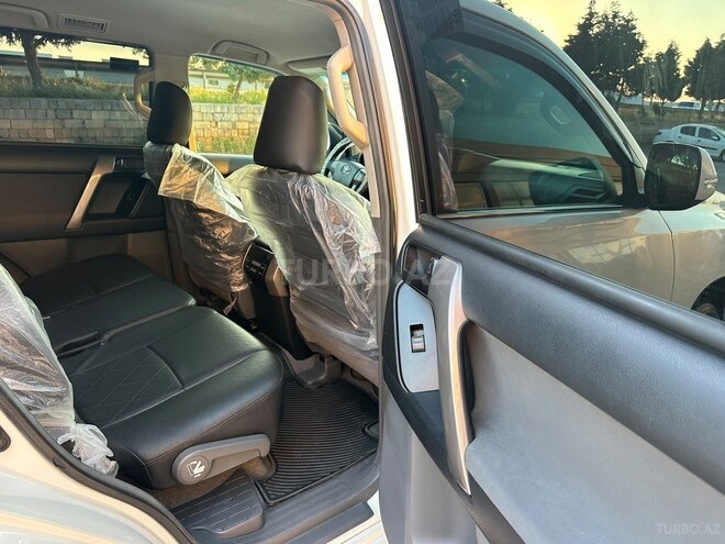 Toyota Land Cruiser Prado-20