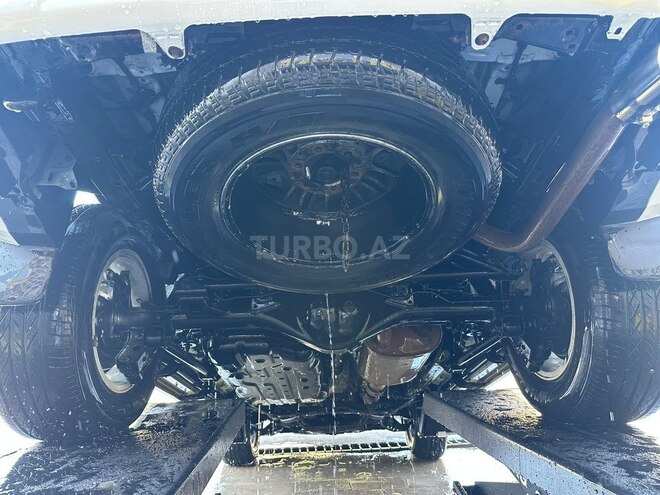 Toyota Land Cruiser Prado-35