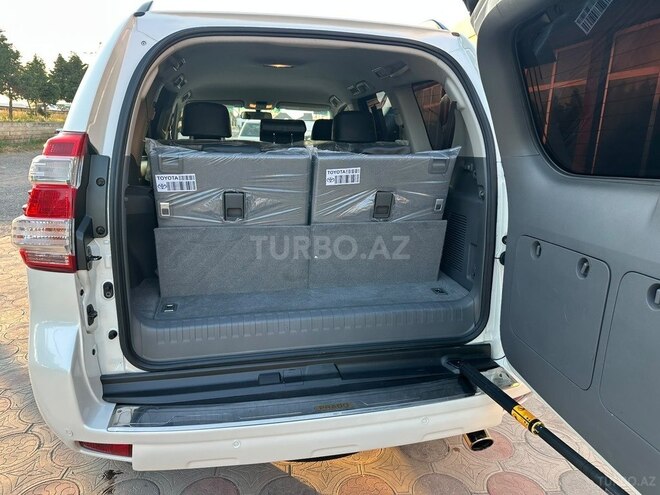 Toyota Land Cruiser Prado-33