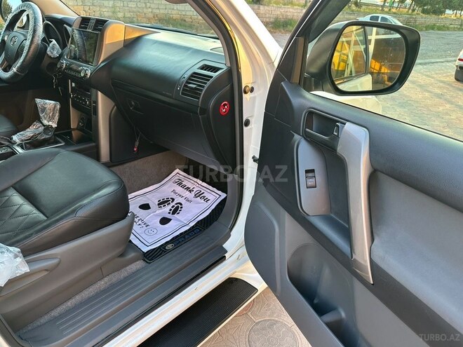 Toyota Land Cruiser Prado-23