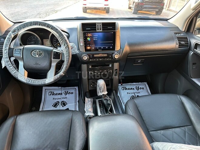 Toyota Land Cruiser Prado-19