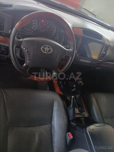 Toyota Land Cruiser Prado-4
