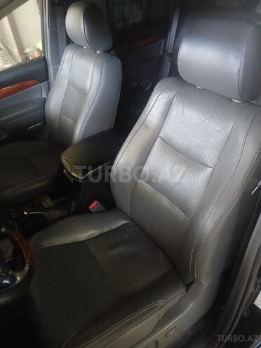 Toyota Land Cruiser Prado-12