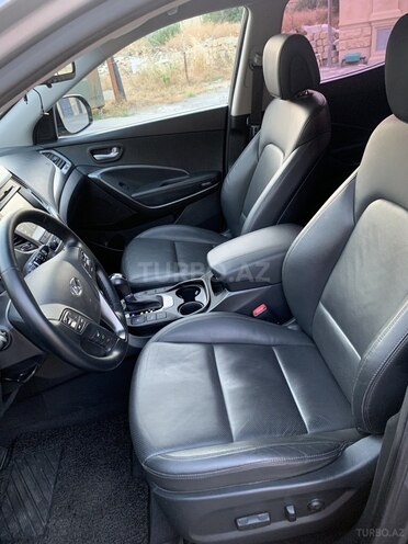 Hyundai Santa Fe-12