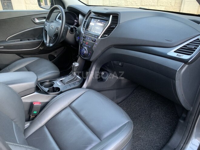 Hyundai Santa Fe-15