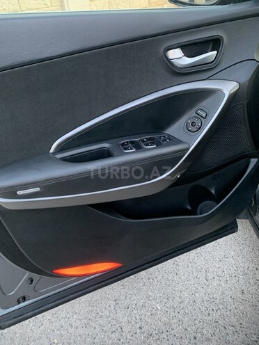 Hyundai Santa Fe-13