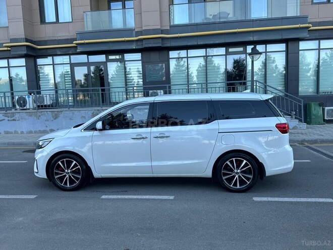 Kia Carnival-6