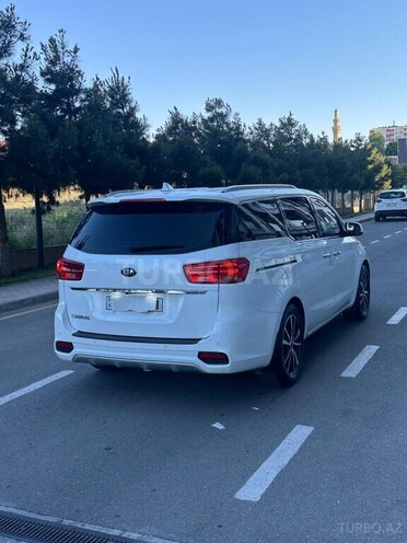 Kia Carnival-8