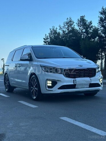 Kia Carnival-5