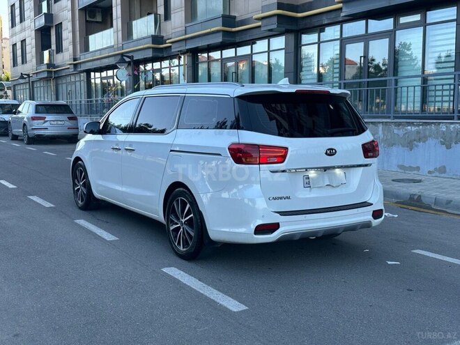 Kia Carnival-10